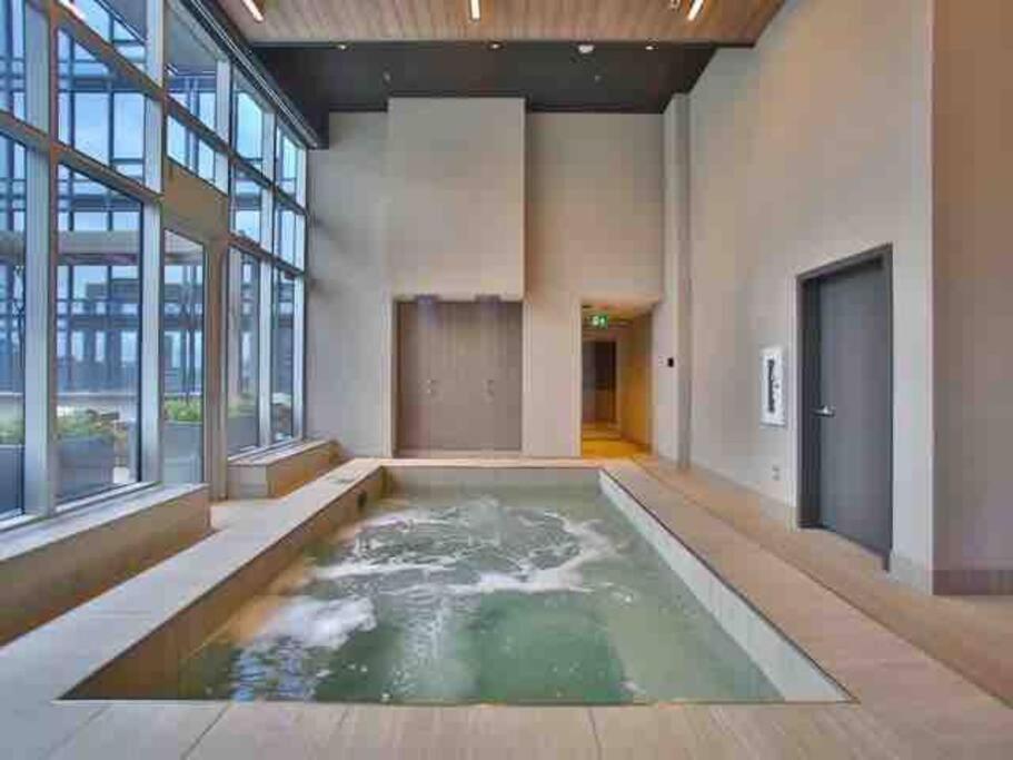 Mind Blowing City View - 2 Beds - Pool & Spa - Downtown Montréal Dış mekan fotoğraf